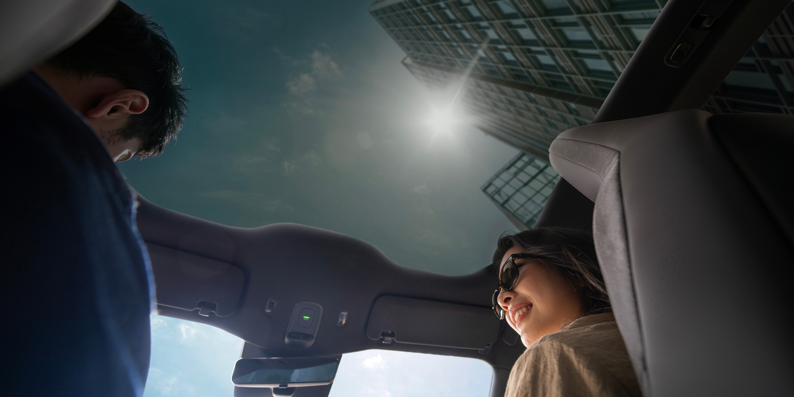 Expansive Panoramic Glass Roof