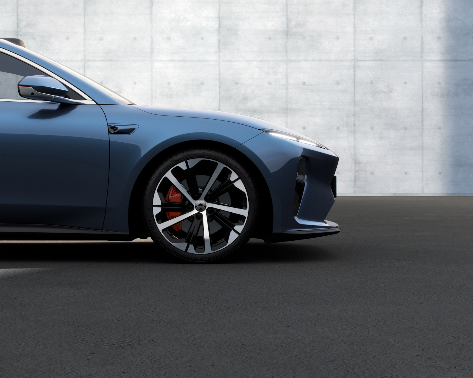 Den progressive spoileren og hainesen gør bilen aerodynamisk og gir den et sportslig utseende. Den progressive spoileren og hainesen gør bilen aerodynamisk og gir den et sportslig utseende.