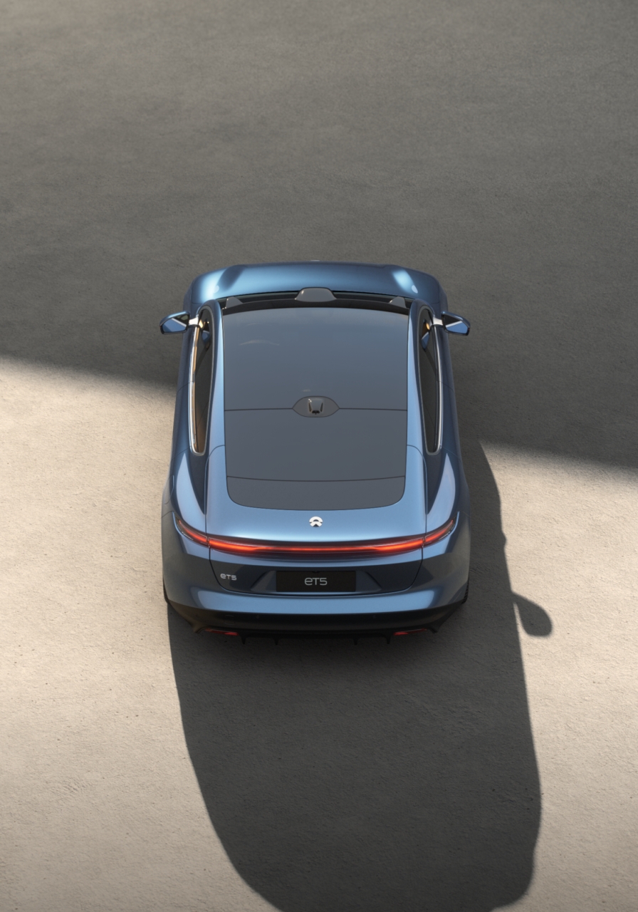 Med et 1,28 ㎡ panaorama glasstak får du en luftig og lys opplevelse Med et 1,28 ㎡ panaorama glasstak får du en luftig og lys opplevelse